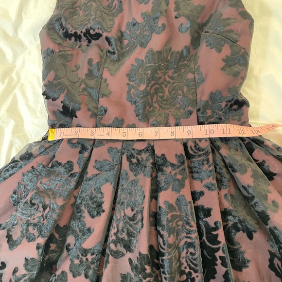 Cute skater style party dress - Picture 9 of 11